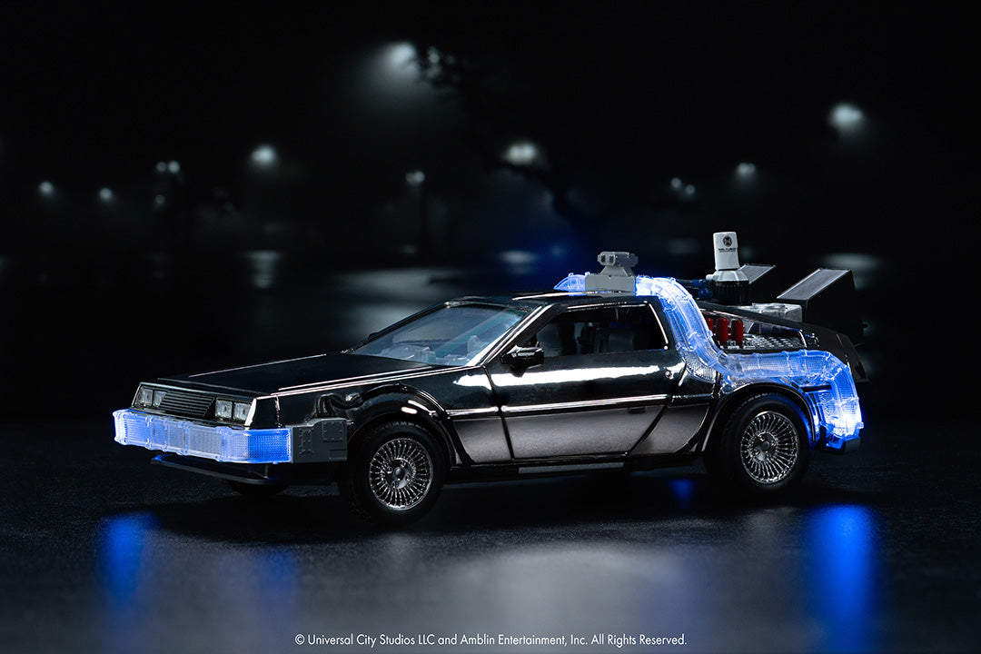 Back to the Future 1:24 Time Machine Chrome Exclusive Social 01