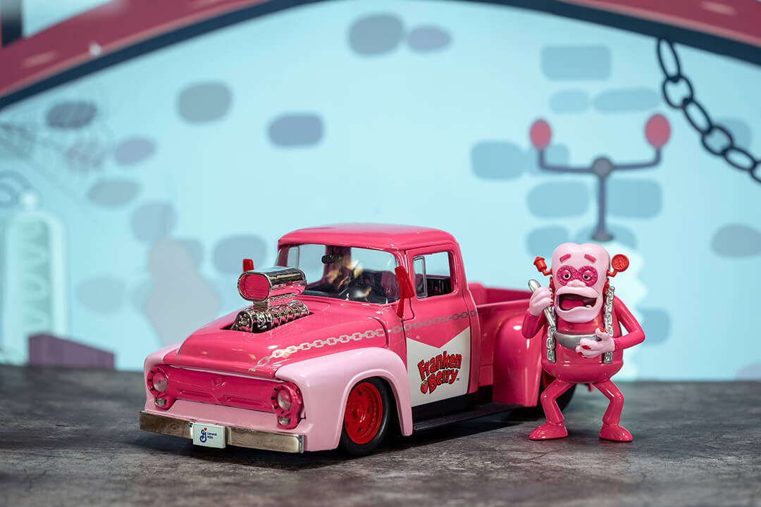 GENERAL MILLS 1956 FORD F-100 ﾌﾗﾝｹﾝﾍﾞﾘｰ General Mills, Franken Berry & 1956 Ford F-100, 1:24 Scale