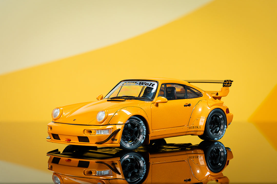Pink Slips RWB / RAUH-Welt BEGRIFF Hibiki, 1:18 Scale