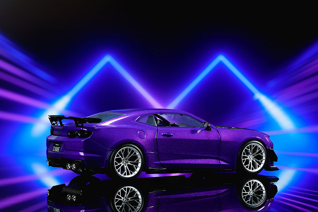 Pink Slips Autumn Spooner's Chevrolet Camaro ZL1, 1:24 Scale Vehicle (Wave 18) - (PRE-ORDER)