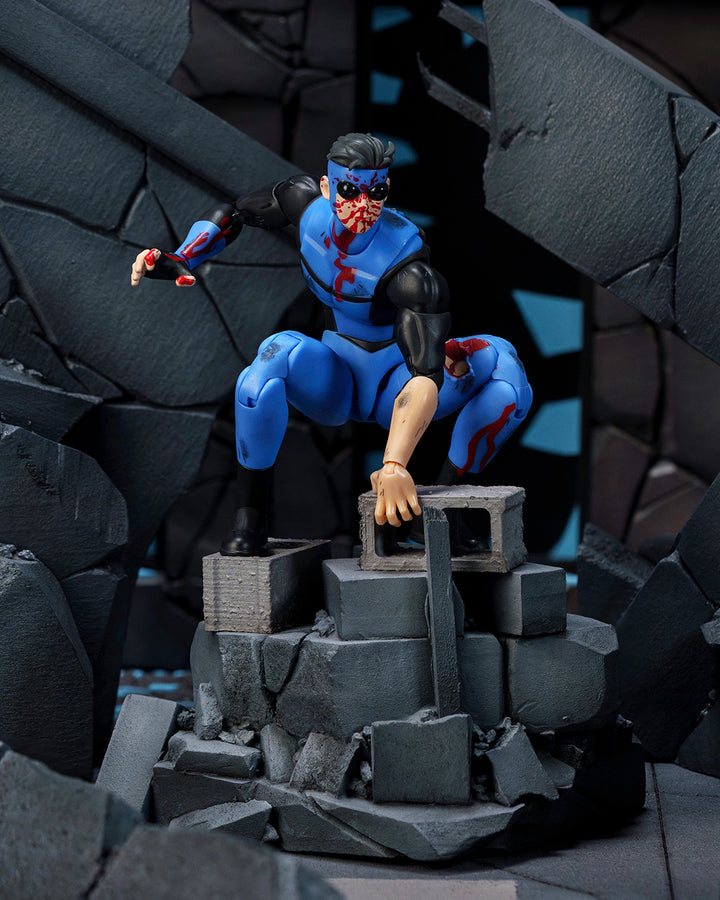 Invincible 1/12 Scale Action Figure Battle Damaged Deluxe Exclusive [ORDERS START 7/23/2026]
