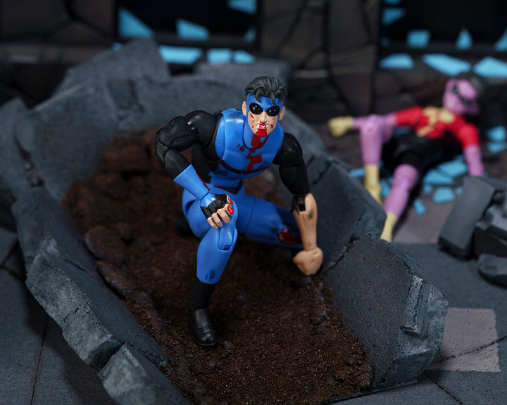 Invincible 1/12 Scale Action Figure Battle Damaged Deluxe Exclusive [ORDERS START 7/23/2026]