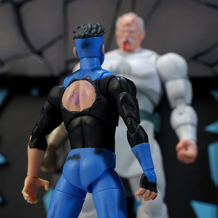 Invincible 1/12 Scale Action Figure Battle Damaged Deluxe Exclusive [ORDERS START 7/23/2026]