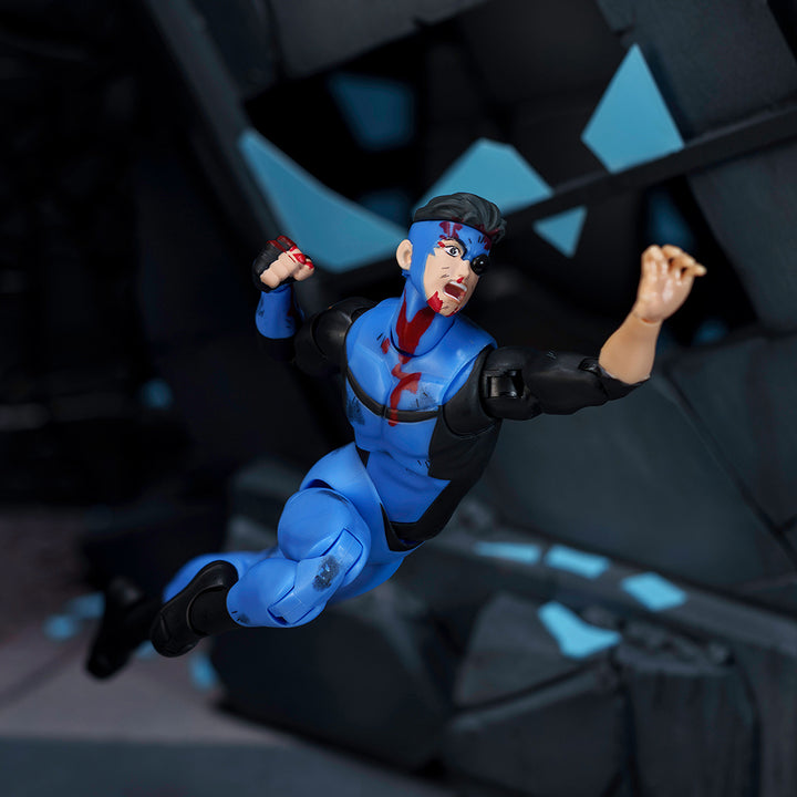 Invincible 1/12 Scale Action Figure Battle Damaged Deluxe Exclusive [ORDERS START 7/23/2026]