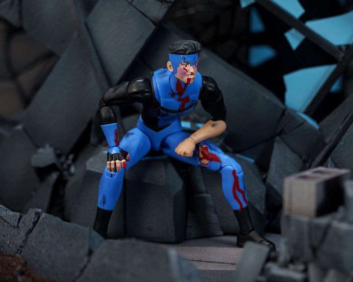 Invincible 1/12 Scale Action Figure Battle Damaged Deluxe Exclusive [ORDERS START 7/23/2026]