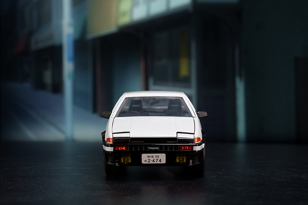 Initial D 1:24 Toyota Trueno AE-86 w/ Takumi Social 05