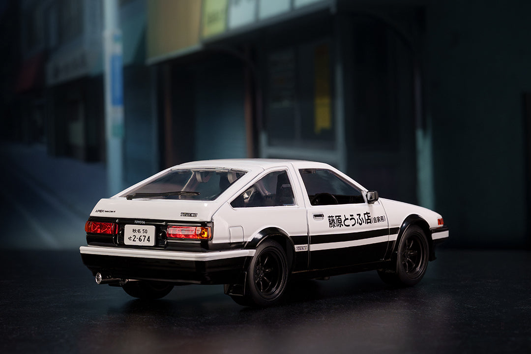 Initial D 1:24 Toyota Trueno AE-86 w/ Takumi Social 09