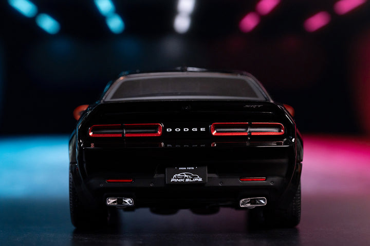 Pink Slips 2015 Dodge Challenger SRT Hellcat, 1:18 Scale Vehicle (Wave 1)