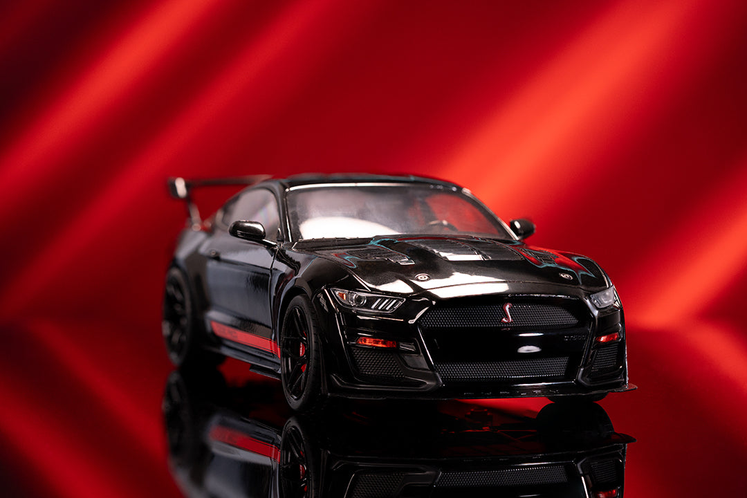 Pink Slips Ford Shelby GT-500 Code Red, 1:18 Scale Vehicle (Wave 4)