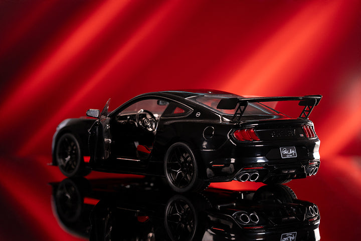 Pink Slips Ford Shelby GT-500 Code Red, 1:18 Scale Vehicle (Wave 4)