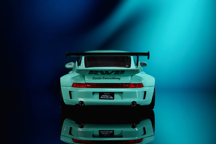 Pink Slips RWB / RAUH-Welt BEGRIFF Kei Kishi, 1:18 Scale Vehicle (Wave 5)