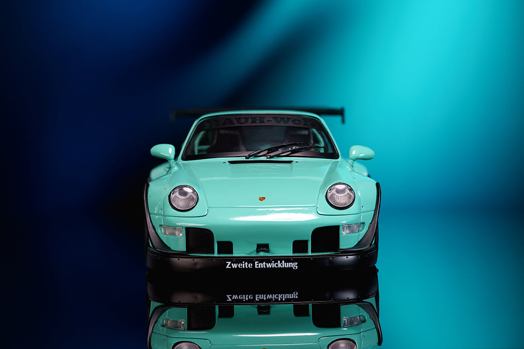 Pink Slips RWB / RAUH-Welt BEGRIFF Kei Kishi, 1:18 Scale Vehicle (Wave 5)
