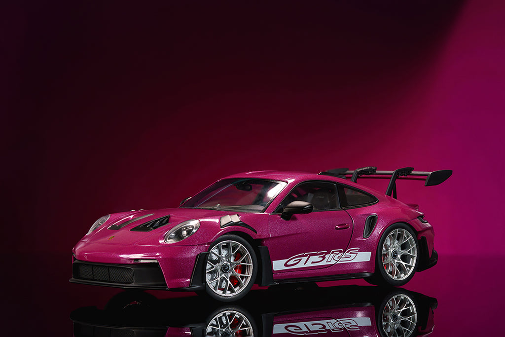 ポルシェ 911（992） GT3 RS Pink Slips ミニカー Pink Slips Porsche 911 GT-3 RS, 1:18 Scale Vehicle (Wave 6