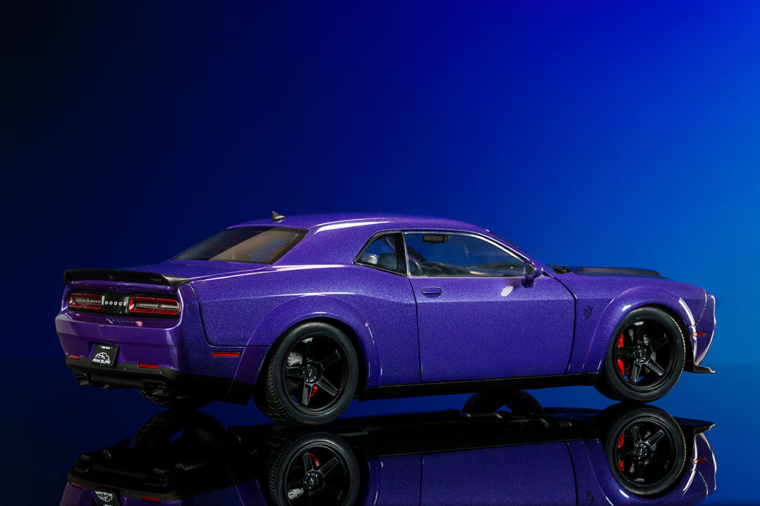 Pink Slips 1:18 Dodge Challenger Demon Social 06