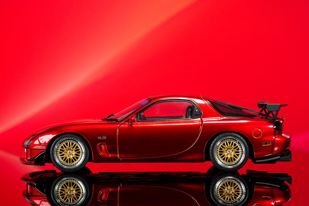 Pink Slips 1:18 W7 Mazda RX-7 Social 02