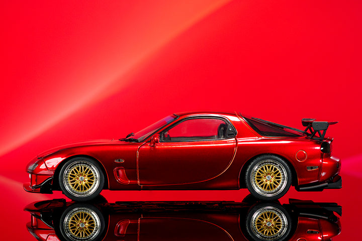 Pink Slips 1:18 W7 Mazda RX-7 Social 02