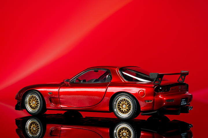 Pink Slips 1:18 W7 Mazda RX-7 Social 03