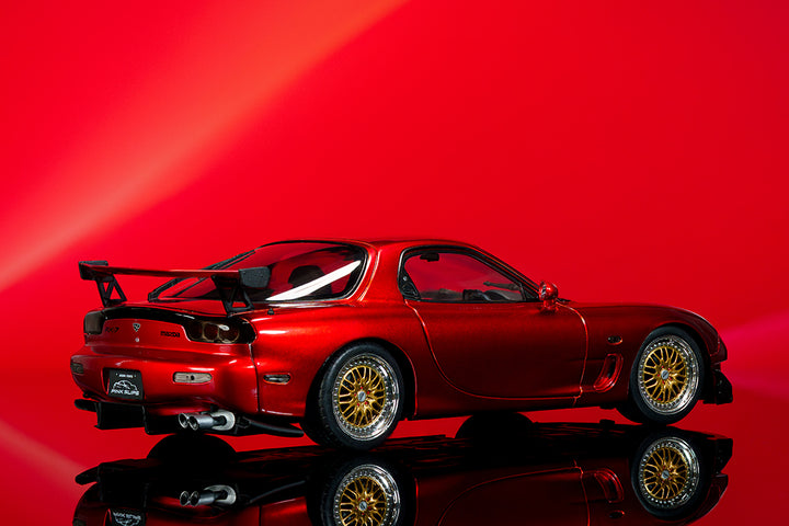 Pink Slips 1:18 W7 Mazda RX-7 Social 05