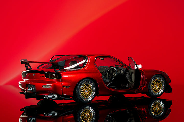 Pink Slips 1:18 W7 Mazda RX-7 Social 06