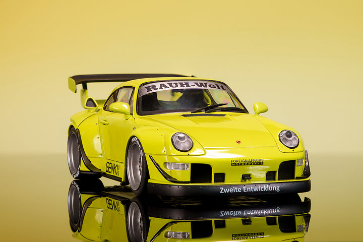 Pink Slips 1:18 W7 RWB Genki Social 07