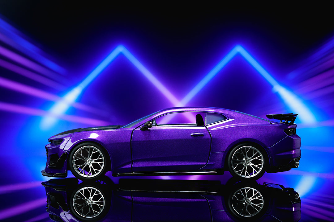 Pink Slips Autumn Spooner's Chevrolet Camaro ZL1, 1:24 Scale Vehicle (Wave 18) - PRE-ORDER